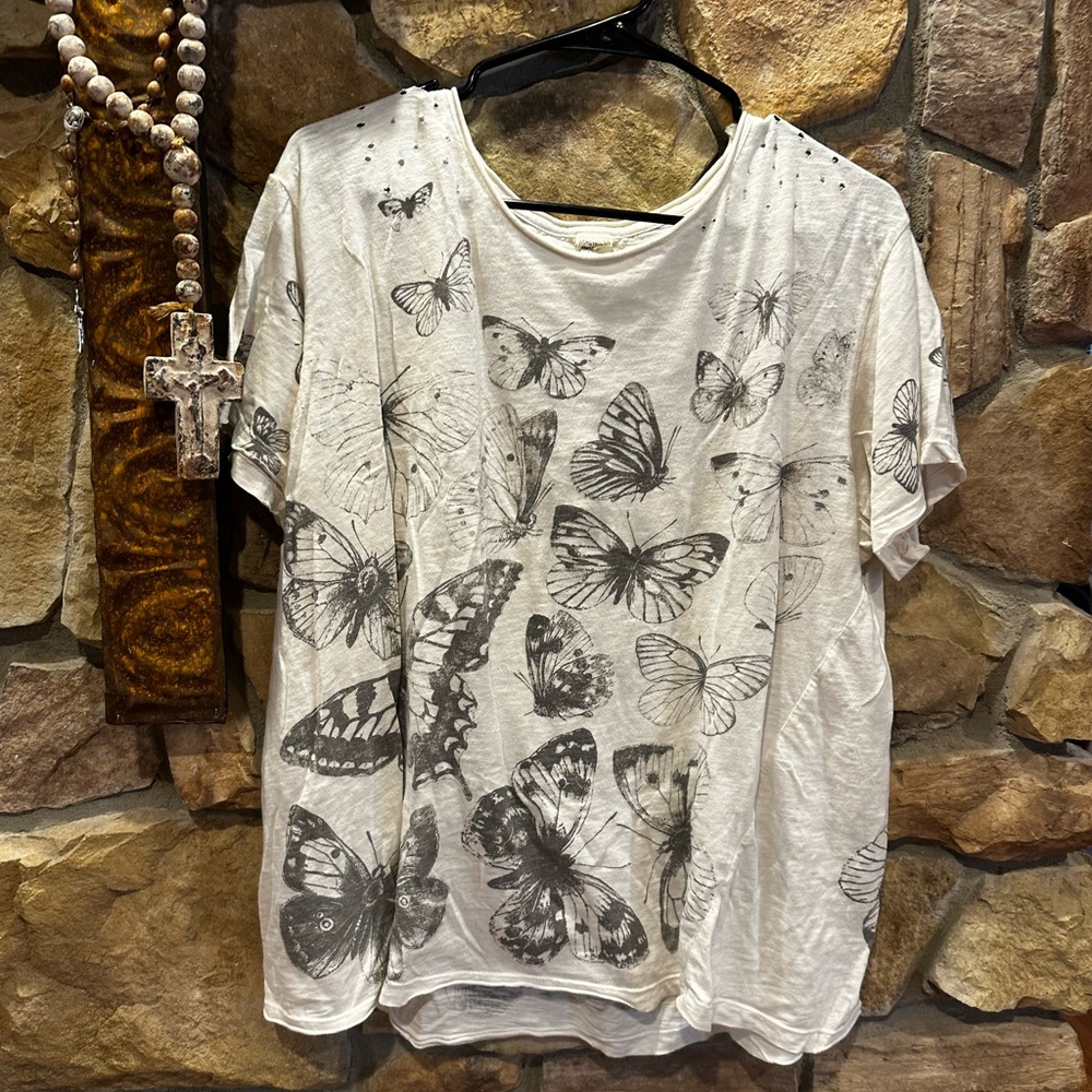 Magnolia Pearl tee